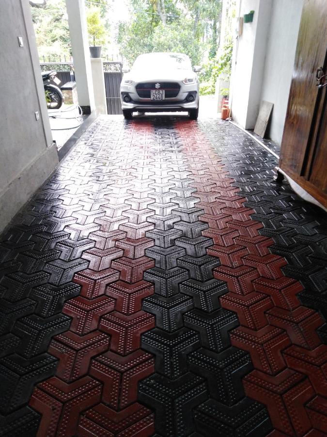 Y&Y Residence كاندي المظهر الخارجي الصورة