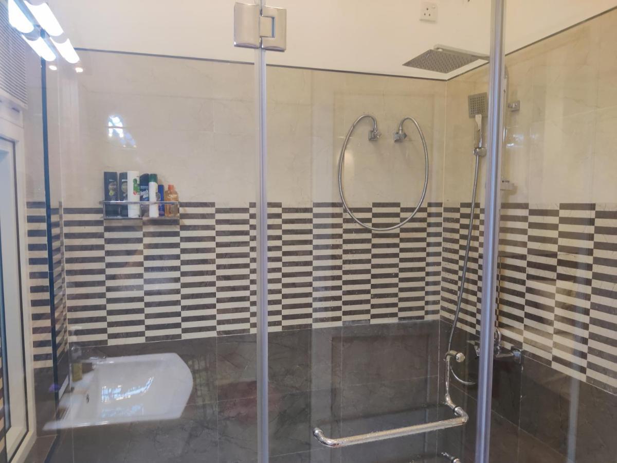 Y&Y Residence كاندي المظهر الخارجي الصورة